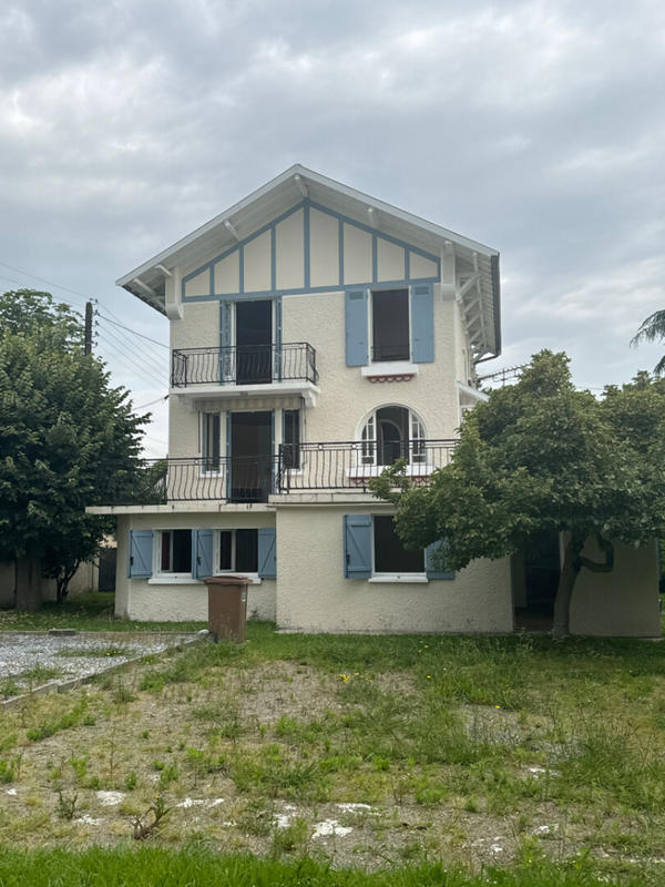 Maison - 200 m² - 7 pièces