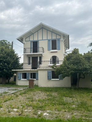 Maison - 200 m² - 7 pièces