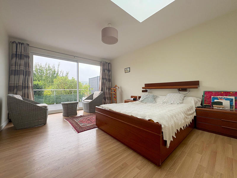 Maison - 181 m² - 7 pièces