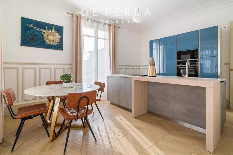 Château - 360 m² - 10 pièces