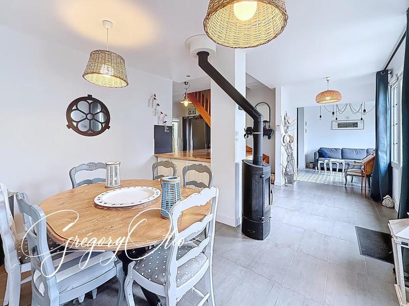 Maison - 91 m² - 5 pièces