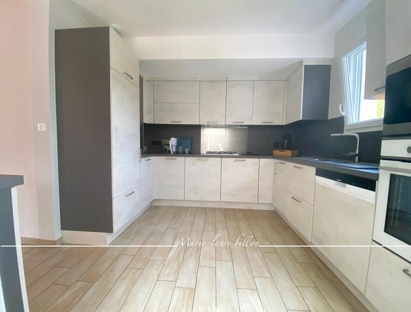 Maison - 206 m² - 7 pièces