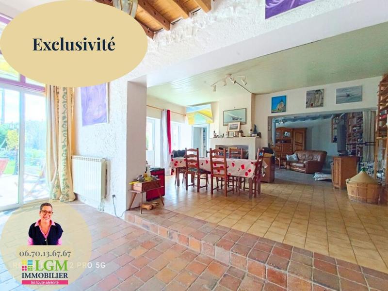 Maison - 409 m² - 9 pièces