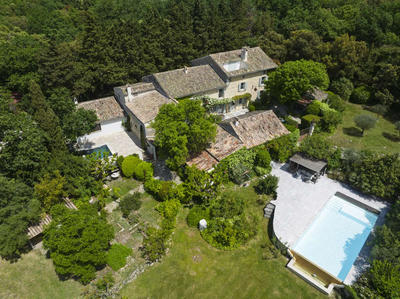 Propriété - 590 m² - 20 pièces