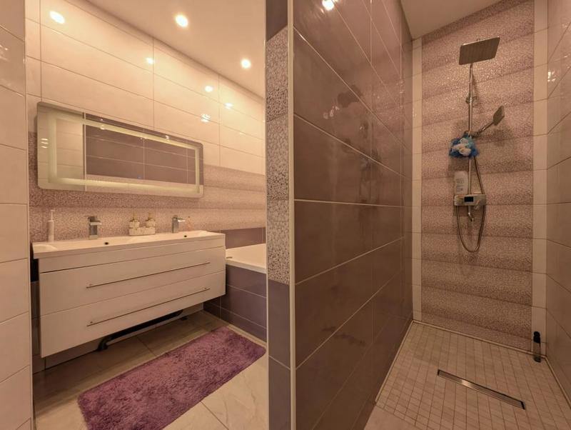 Maison - 196 m² - 6 pièces