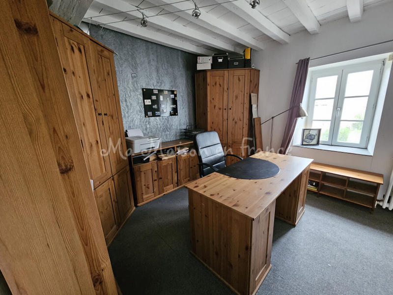 Maison - 250 m² - 10 pièces