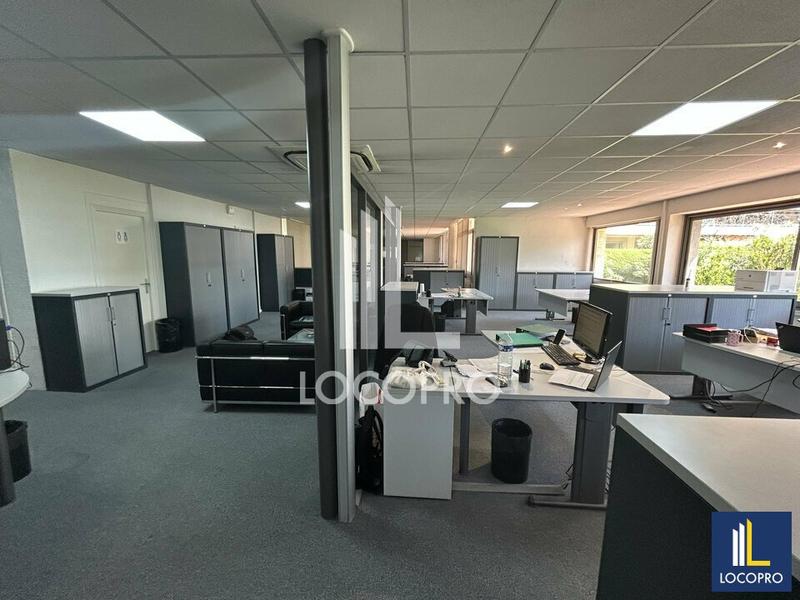 Bureau - 330 m²