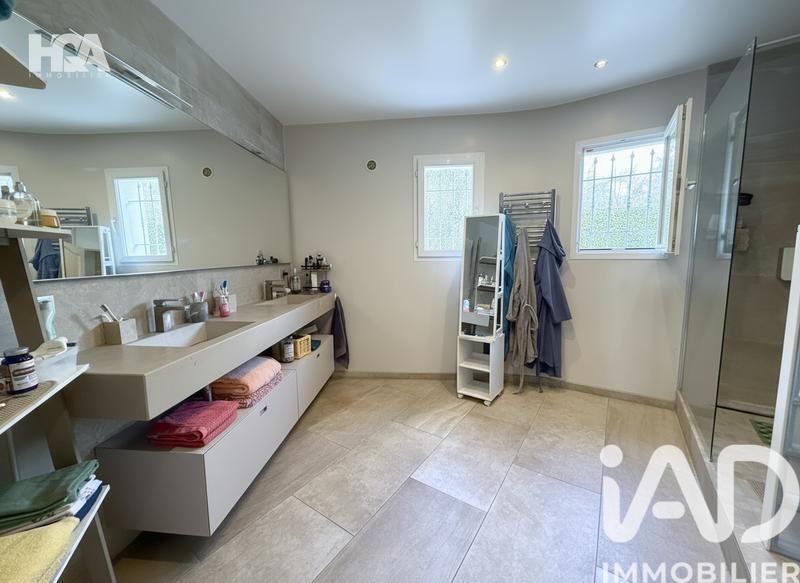 Maison - 165 m² - 8 pièces
