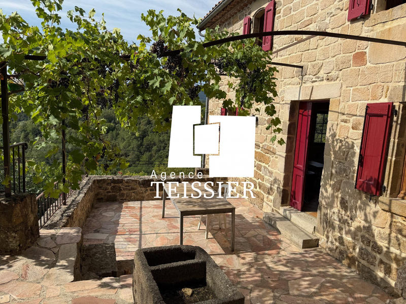 Mas - 230 m² - 11 pièces