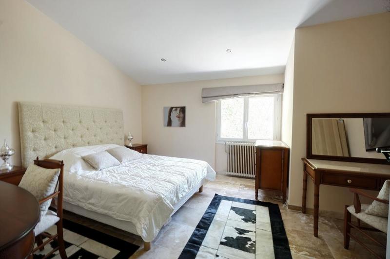 Maison - 342 m² - 7 pièces