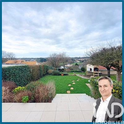 Maison - 131 m² - 8 pièces