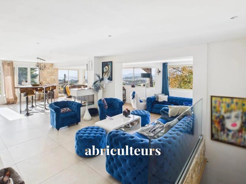 Maison ancienne - 227 m² - 7 pièces