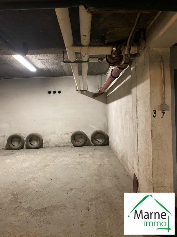 Parking / Garage - 10 m²