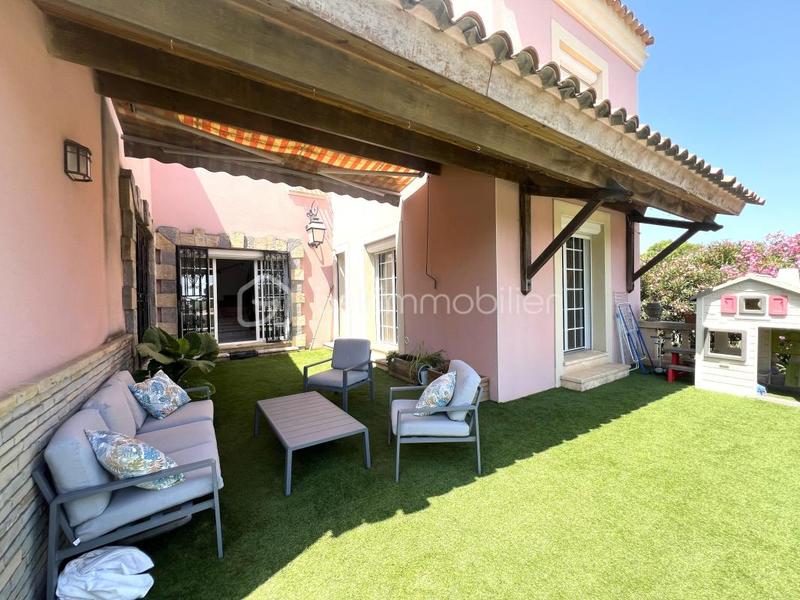 Maison - 280 m² - 7 pièces