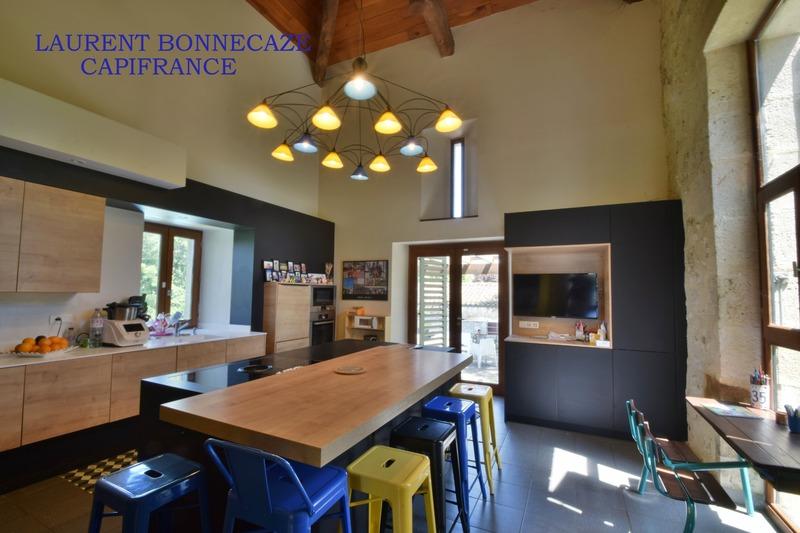 Maison - 257 m² - 7 pièces