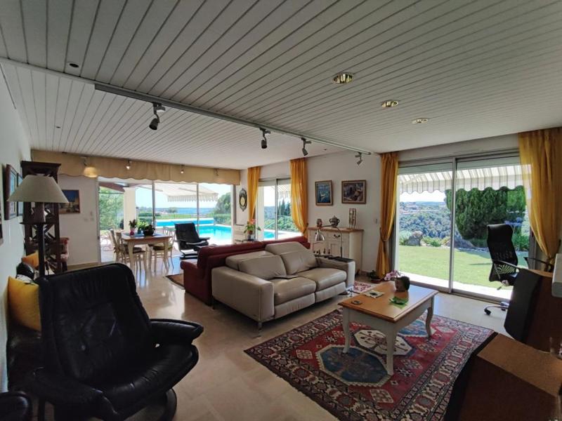 Villa - 180 m² - 6 pièces