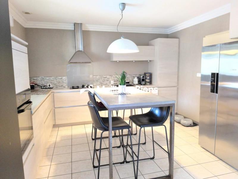 Maison - 166 m² - 7 pièces