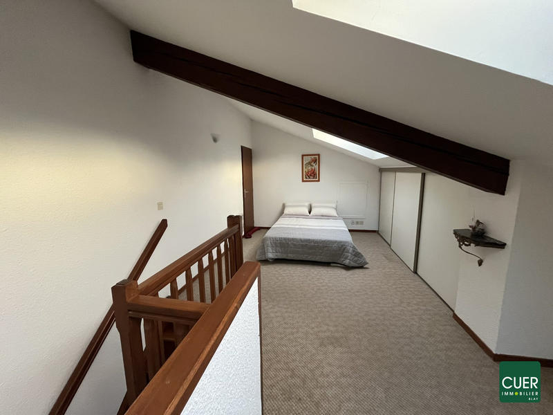 Maison - 245 m² - 9 pièces