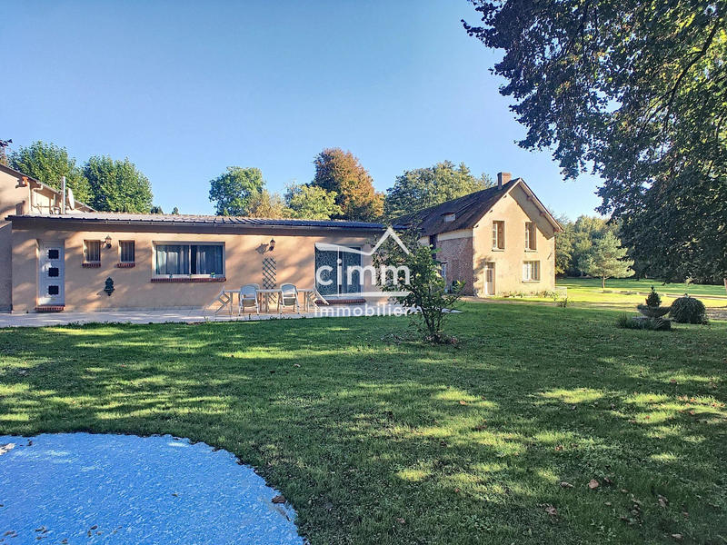 Maison - 365 m² - 15 pièces