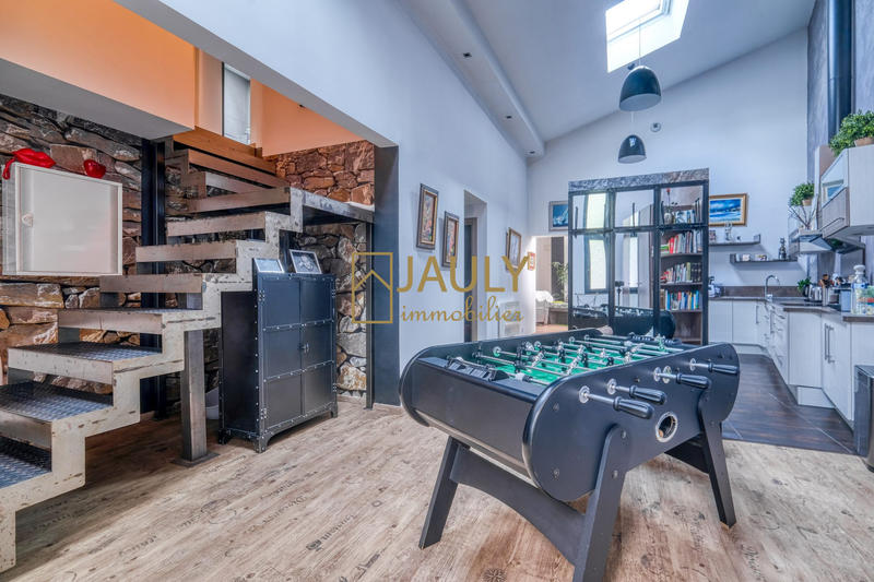 Maison contemporaine - 328 m² - 8 pièces