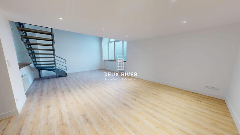 Loft - 84 m² - 4 pièces