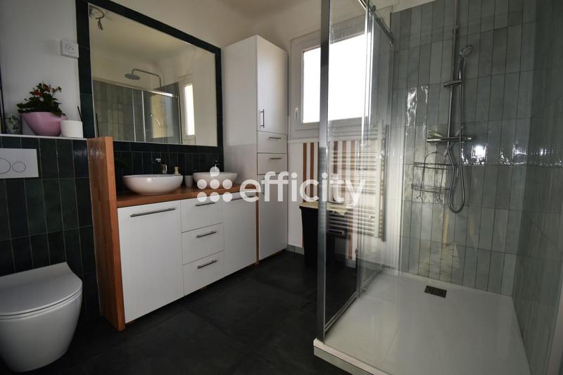 Maison - 141 m² - 6 pièces