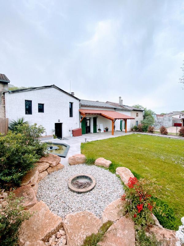 Maison - 250 m² - 6 pièces