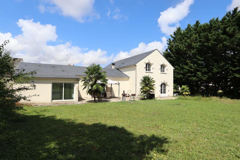 Maison - 310 m² - 8 pièces