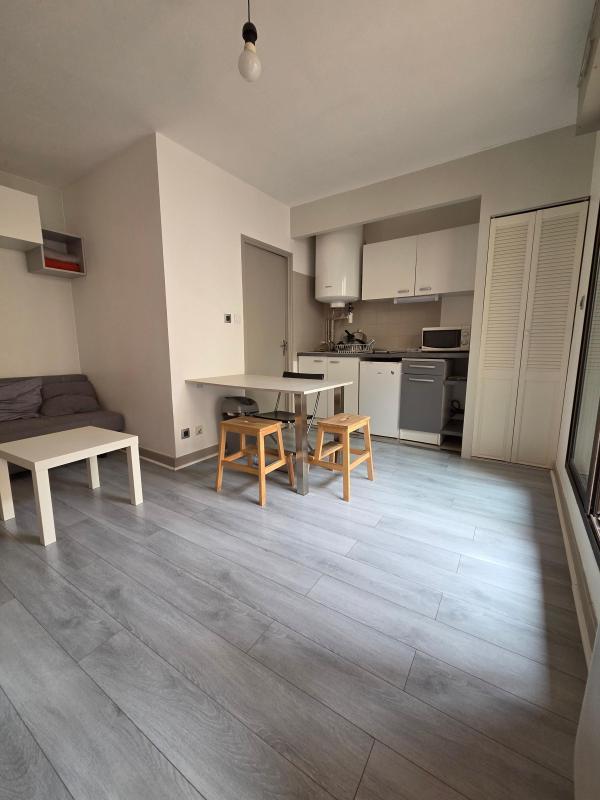 Studio - 18 m² - 2 pièces