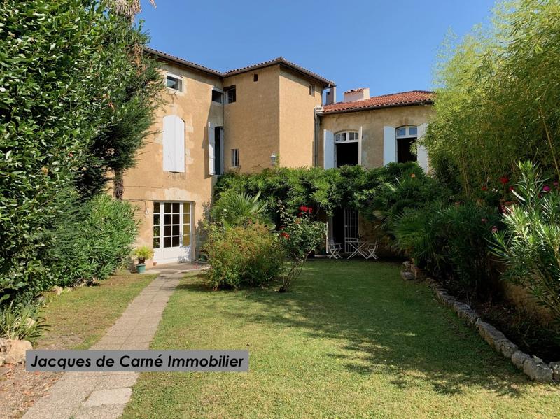 Maison - 380 m² - 12 pièces