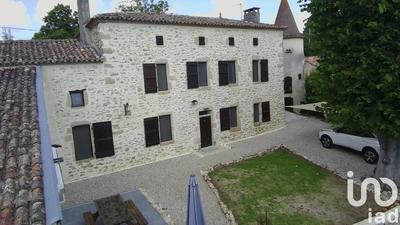 Maison - 237 m² - 7 pièces