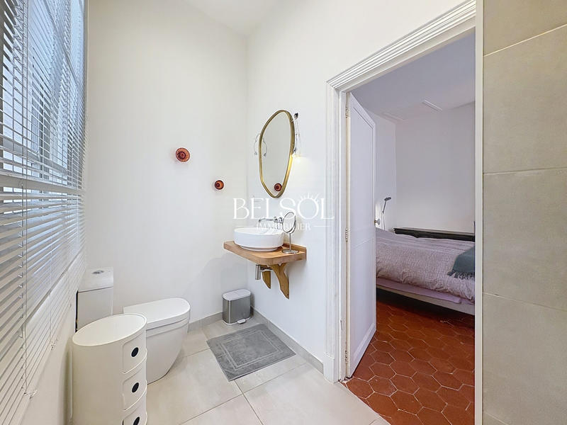 Maison - 300 m² - 8 pièces