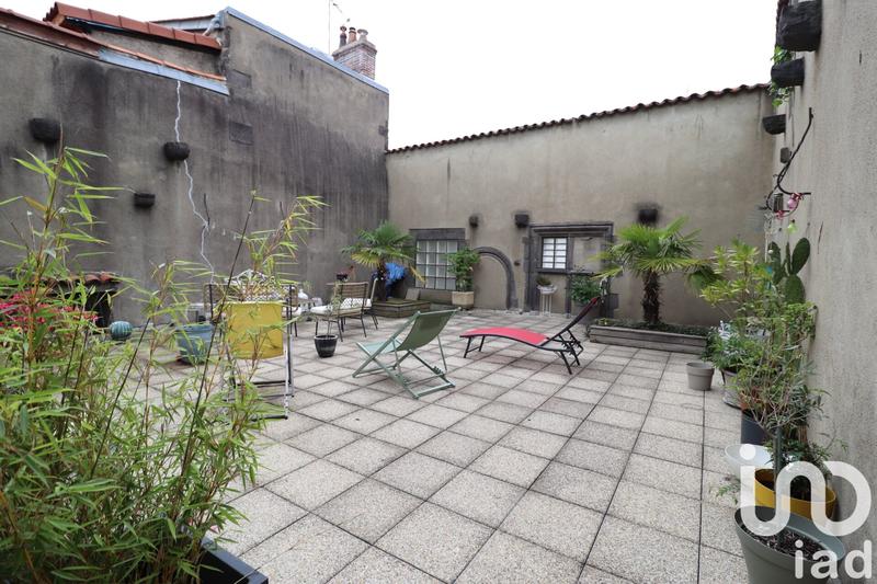 Maison - 262 m² - 7 pièces