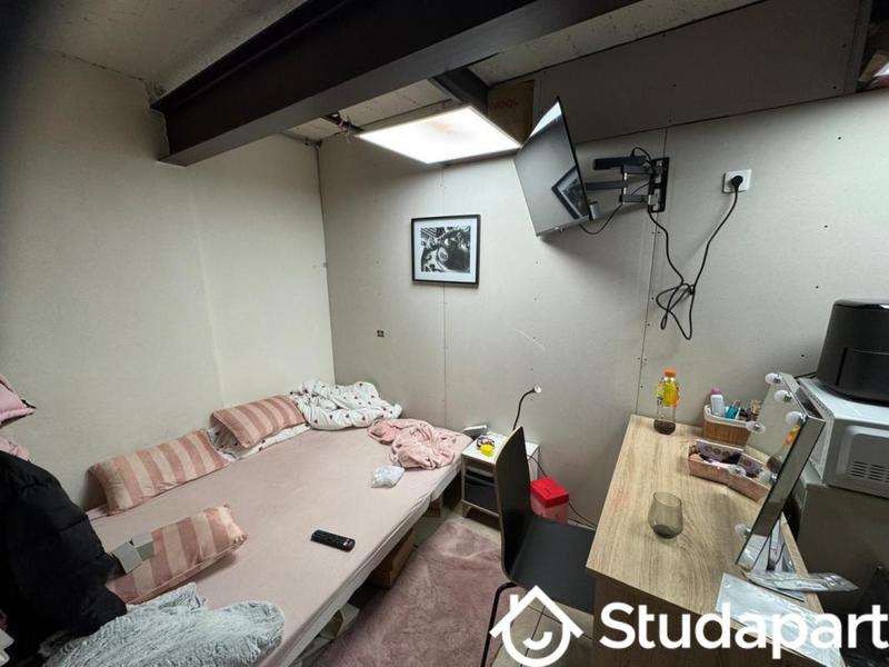 Chambre - 15 m² - 1 pièce