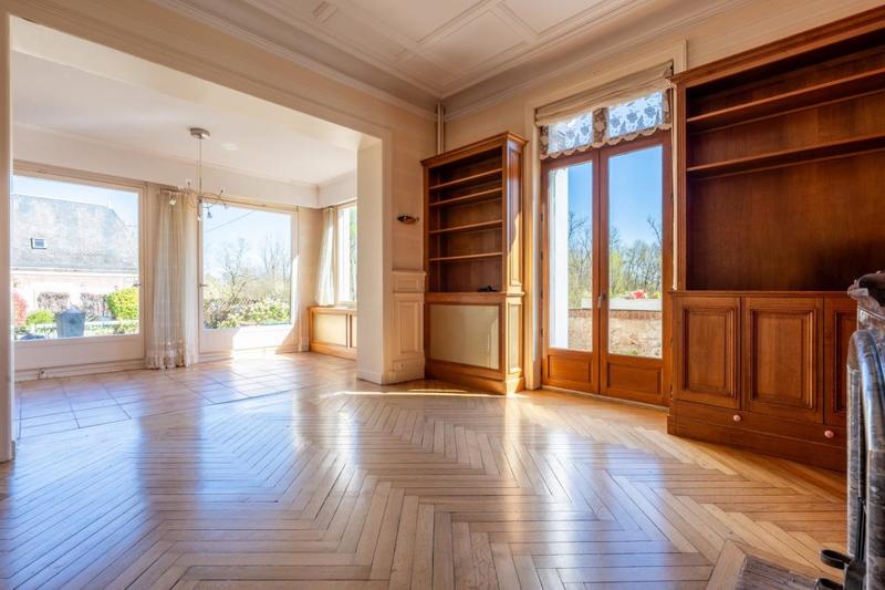 Demeure - 210 m² - 8 pièces