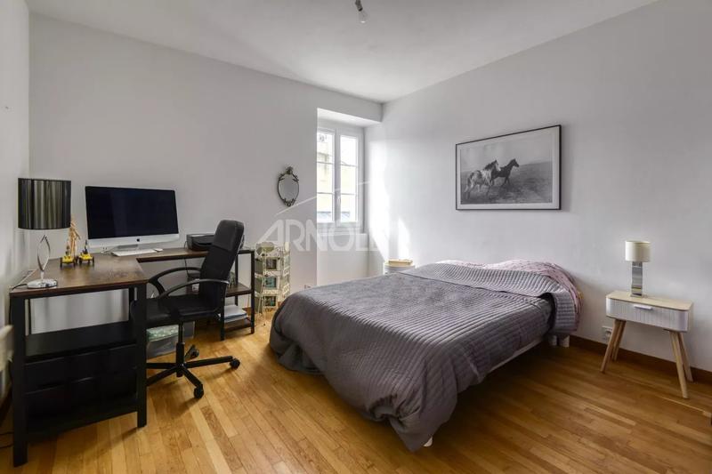 Maison - 350 m² - 10 pièces