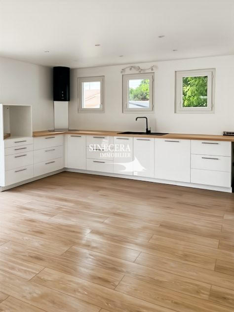 Maison - 170 m² - 8 pièces