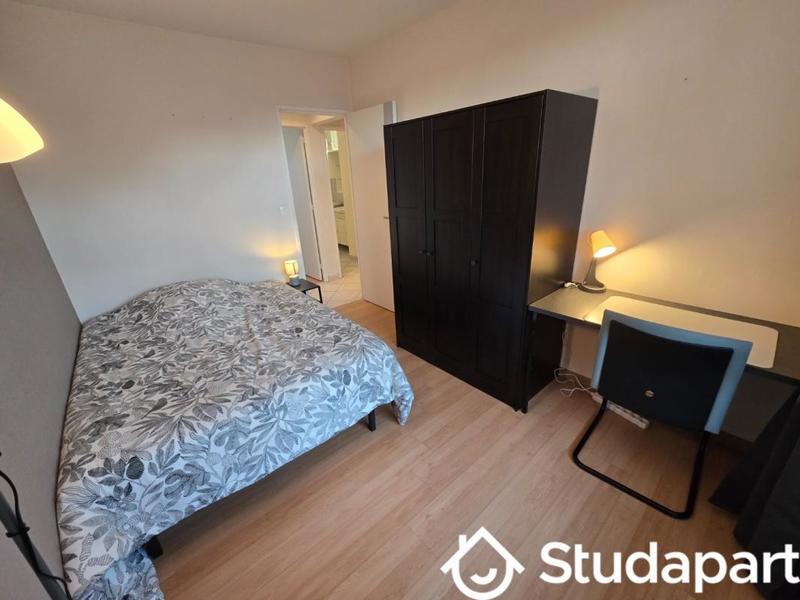 Chambre - 11 m² - 1 pièce
