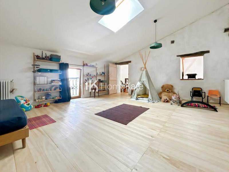 Maison ancienne - 435 m² - 10 pièces