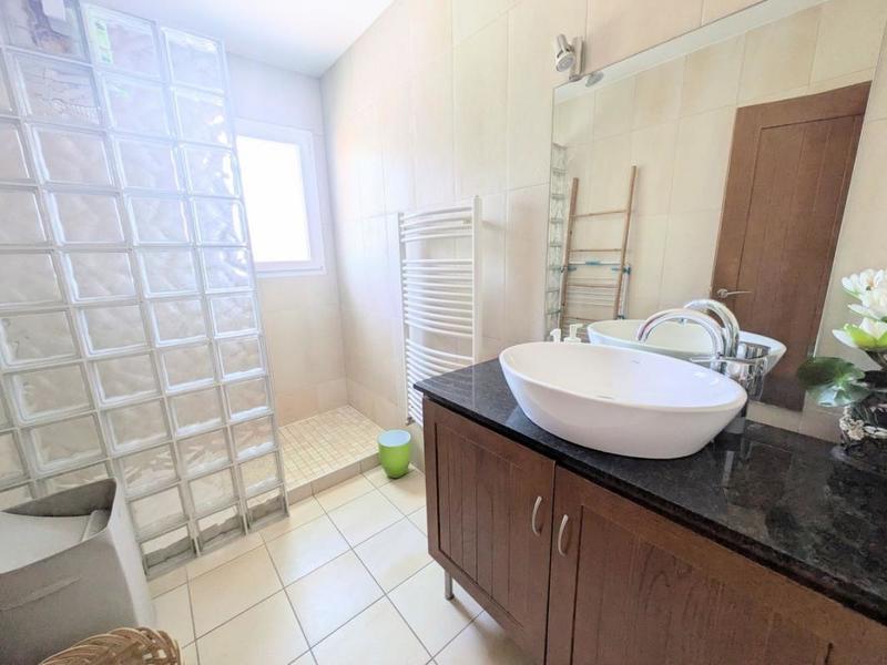 Maison - 200 m² - 6 pièces