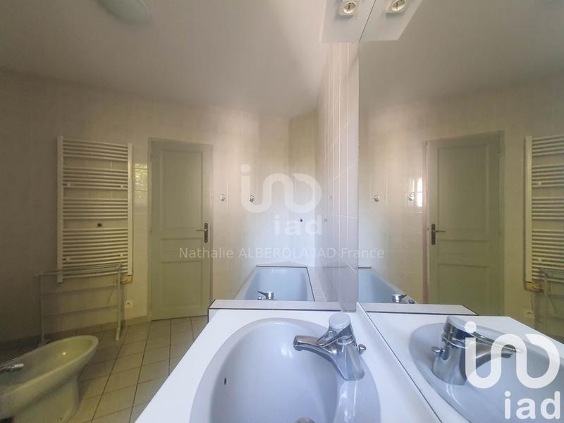 Maison - 203 m² - 8 pièces