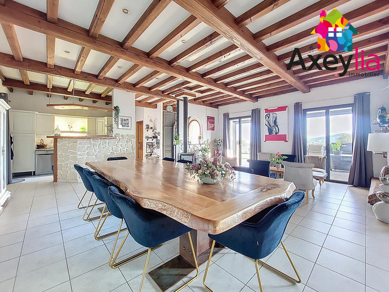 Maison - 149 m² - 7 pièces