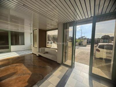 Local commercial - 177 m² - 1 pièce