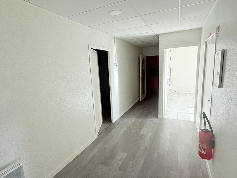 Bureau - 220 m² - 8 pièces