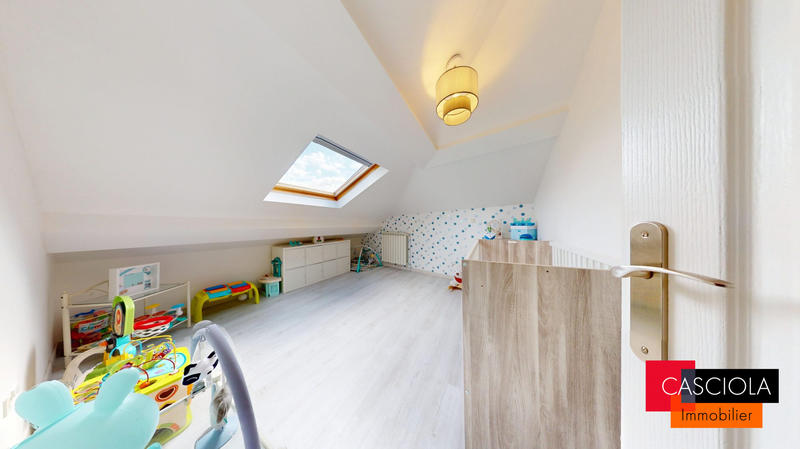 Maison - 111 m² - 5 pièces