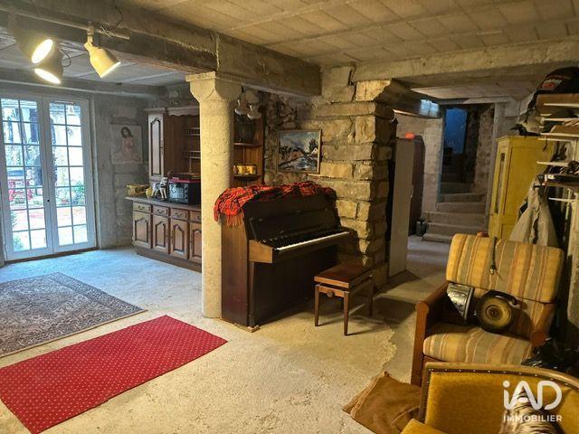 Maison - 200 m² - 9 pièces