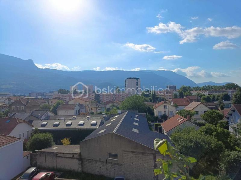 Appartement - 97 m² - 4 pièces