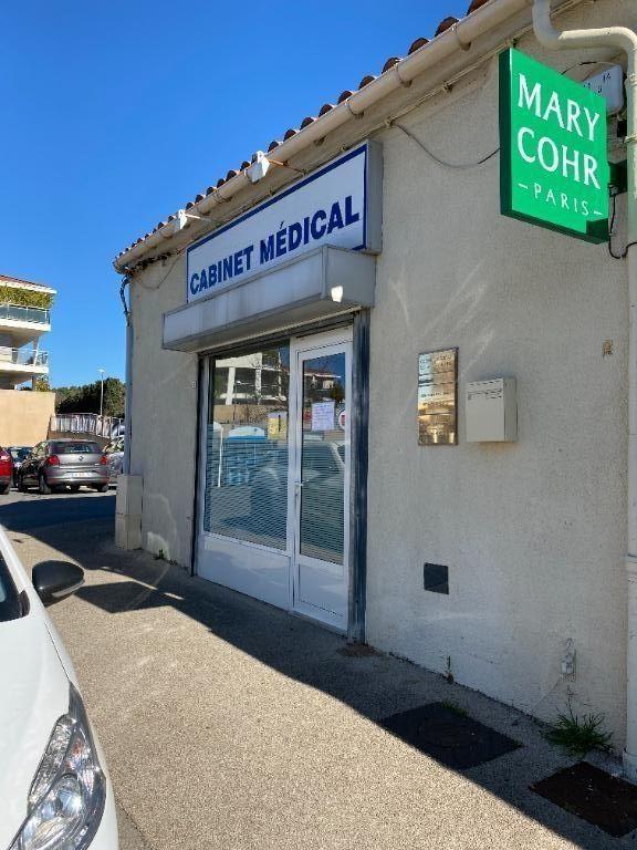 Local d'activité / Entrepôt - 64 m² - 4 pièces