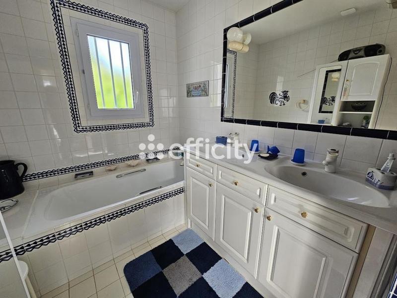 Maison - 196 m² - 7 pièces