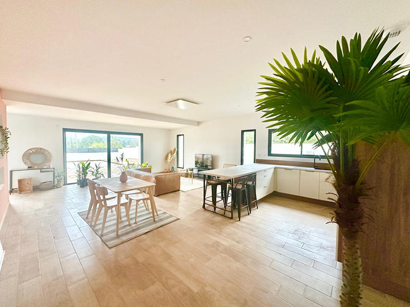 Maison - 150 m² - 5 pièces